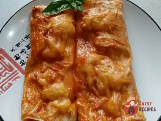 Рулет з лаваша з м'ясним фаршем та сиром