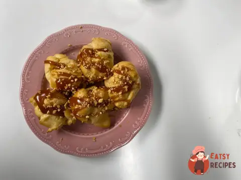 Профітролі із солоною карамеллю