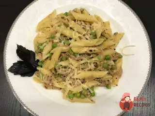 Пінне з тунцем та зеленим горошком