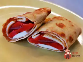 Млинці без борошна з червоною рибою