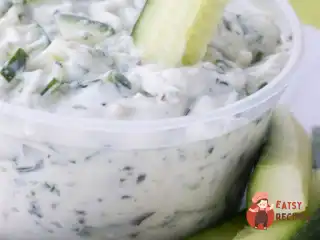 Соус дзадзіки з винним оцтом