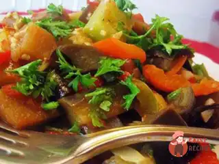 Ароматне овочеве рагу із зеленню