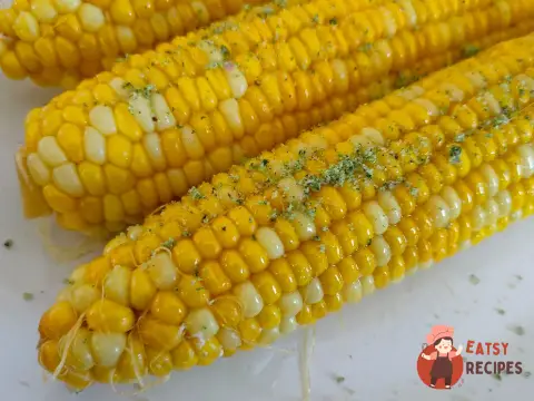 Варена кукурудза з молоком та вершковим маслом