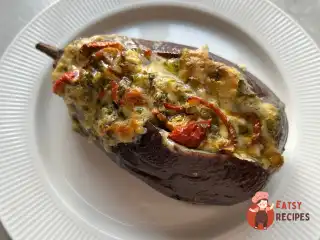 Біті баклажани з сиром та помідором