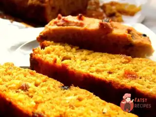 Манник з родзинками та горіхами