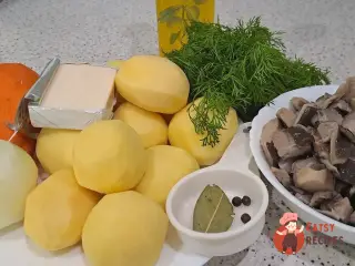 Крок 1: Грибний суп із плавленими сирками