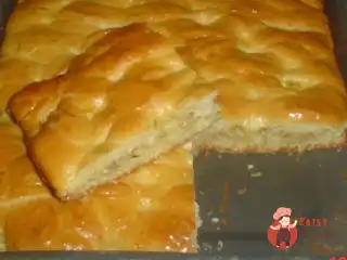 Пиріг на дріжджовому тісті з куркою та картоплею