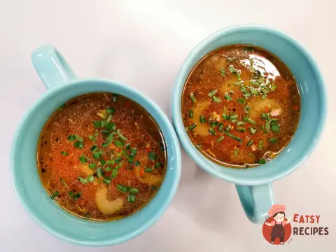 Курячий суп з селери та морквою