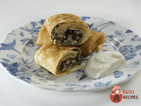 Млинці з куркою та грибами