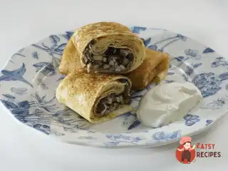 Млинці з куркою та грибами