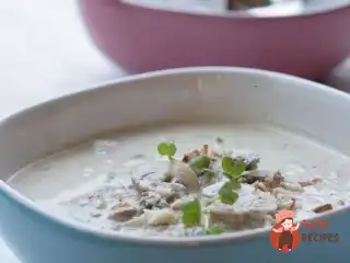 Суп з печериць з мигдалем