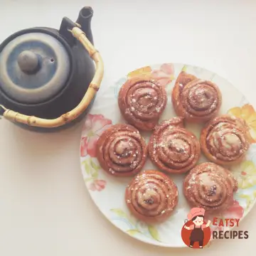 Булочки з корицею та цукром
