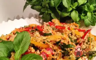 Салат З Кіноа Зі Свіжими Овочами Та Цитрусовими.