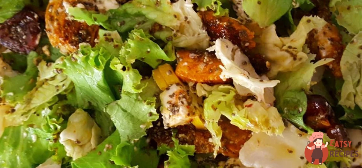 Літній салат з черешнею, сиром фета та індичкою