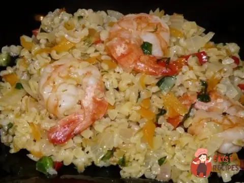 Булгур з креветками та овочами
