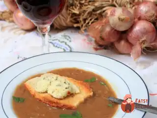 Цибульно-томатний суп