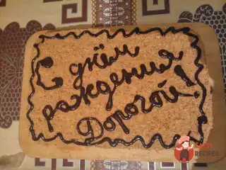 Торт «Медовик» з волоськими горіхами