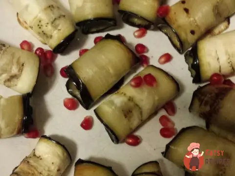 Баклажани з горіхами та шафраном