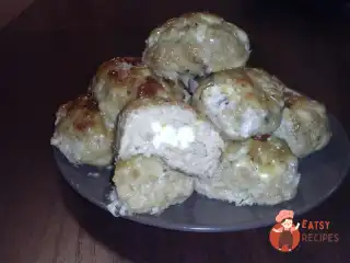 М'ясні зрази з яйцем та пряним соусом