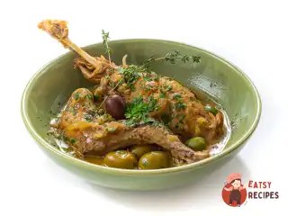 Фрікас з кролика з оливками