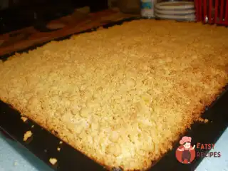 Манний пиріг з фініками