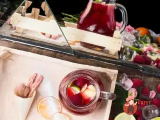 Каркаде з малиною та імбиром