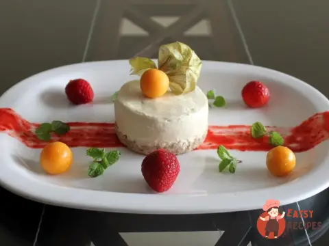 Морозиво-чизкейк з ягідним куля