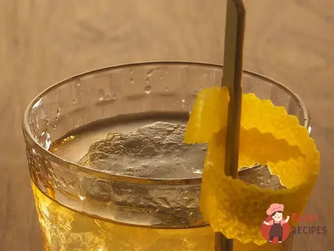 Коктейль "Олд-фешенд" (Old Fashioned)