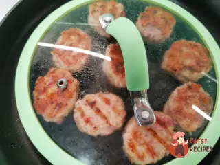 Крок 14: Курячі котлети з беконом