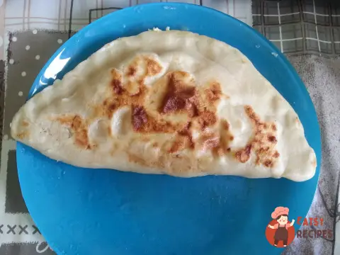 Кутаби з картоплею та цибулею