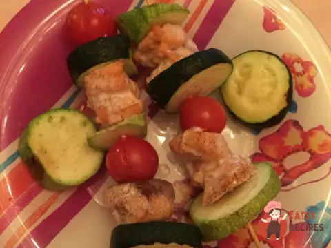 Шашлик з форелі з цукіні та кабачком