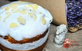 Паска З Родзинками Та Пелюстками Мигдалю