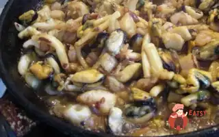 Морський Коктейль Під Вершковим Соусом
