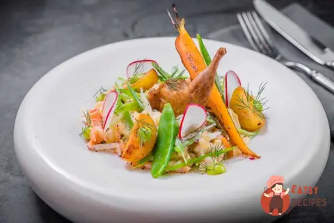 Олів'є з перепілкою та раковими шийками