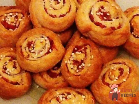 Солодкі булочки з шинкою