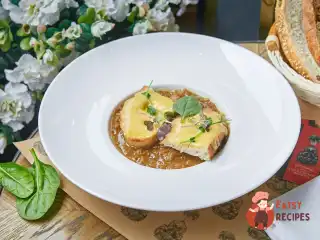 Цибульний суп з качкою