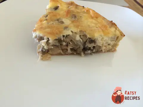 Лоранський пиріг з куркою, грибами та шпинатом