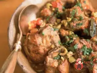 Сациві з курки з волоськими горіхами та анісом