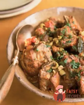 Сациві з курки з волоськими горіхами та анісом