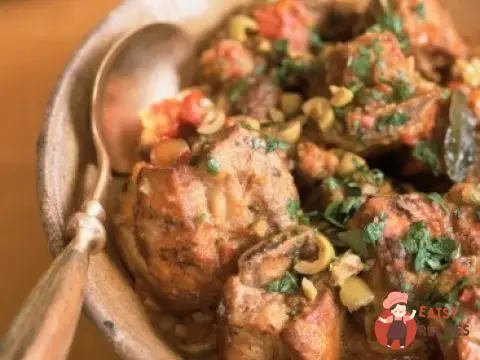 Сациві з курки з волоськими горіхами та анісом