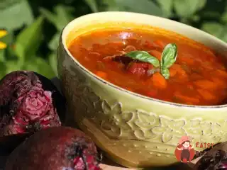 Борщ із копченою грудинкою по-литовськи
