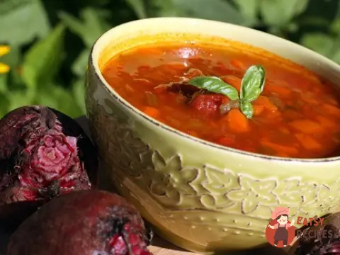 Борщ із копченою грудинкою по-литовськи