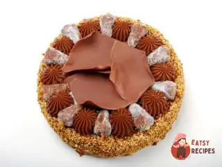 Горіховий торт із пісочного тіста з шоколадно-вершковим кремом