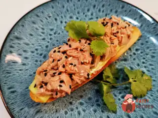 Гренка з тунцем