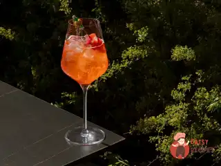 Крем-сода з полуницею