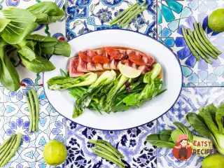 Стейк із тунця з капустою пак-чою