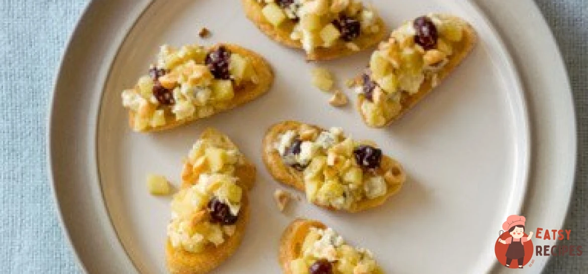 Брускетта з сирами, сушеною вишнею та горіхами