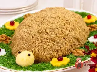 Листковий курячий салат з волоськими горіхами «Черепаха»