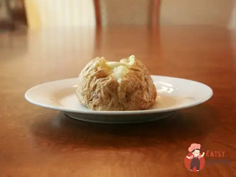 Печену картоплю з часником