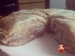 Млинець з заварним кремом